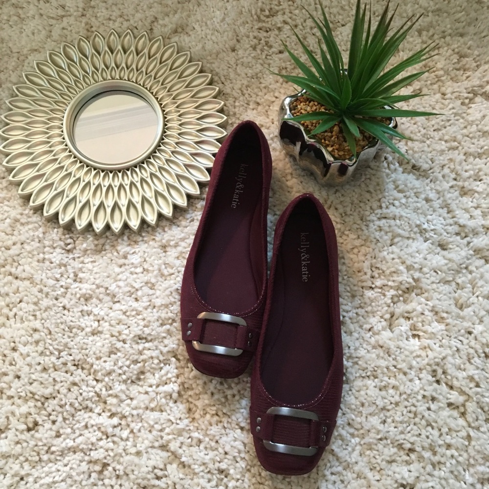 Kelly & Katie Wine Flat (7M)